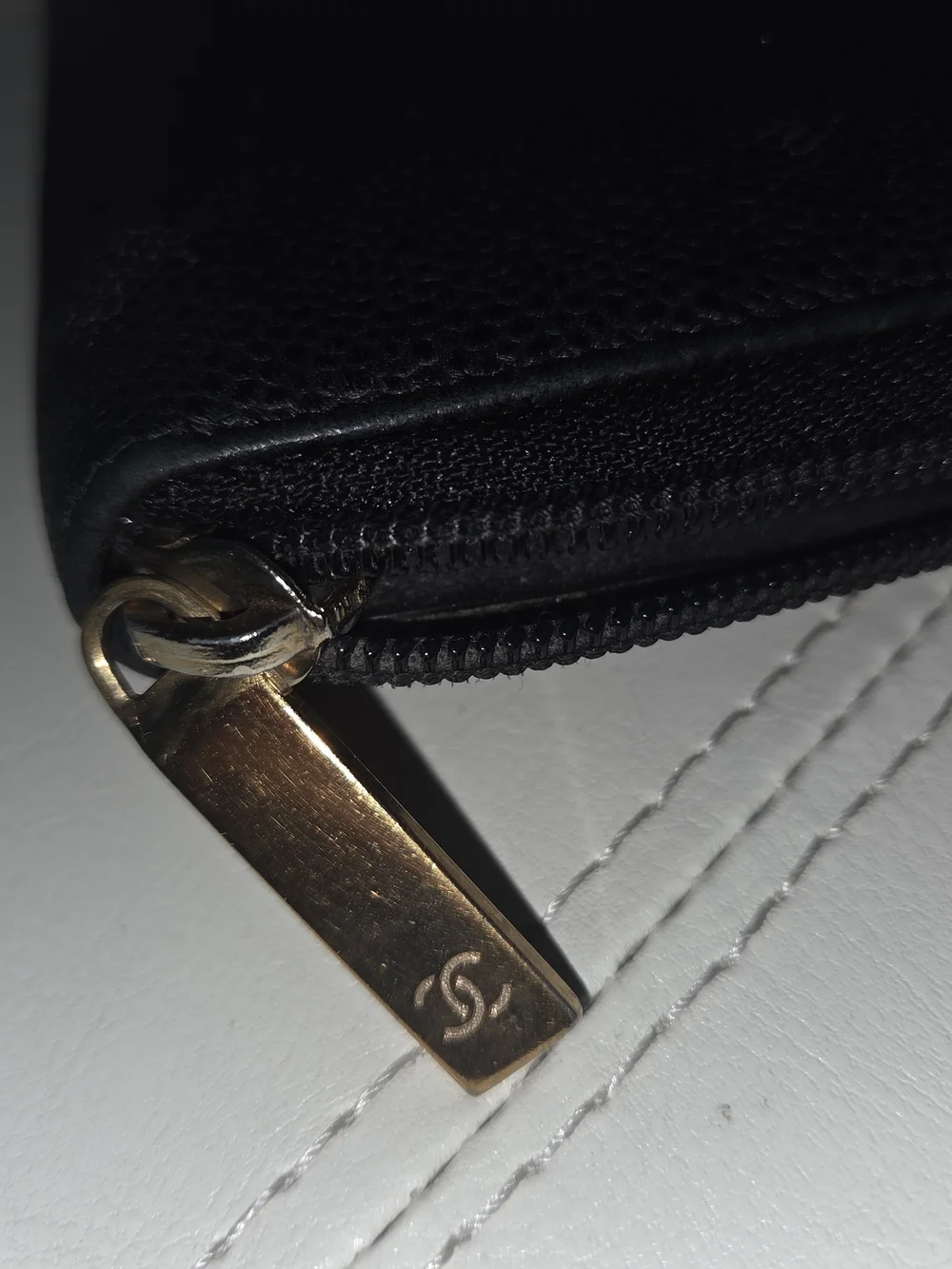 CHANEL authentic zip